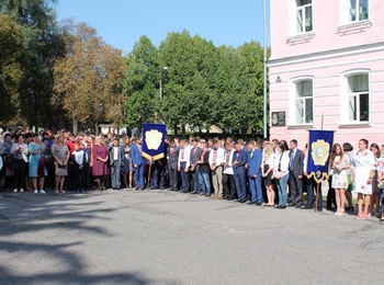 РАДІ ВІТАТИ ПЕРШОКУРСНИКІВ У СТІНАХ УМАНСЬКОГО НУС